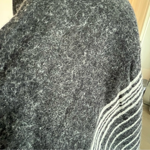 Charcoal Grey & White Wool Blanket Scarf - Picture 4 of 4